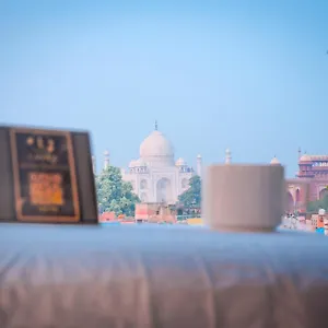 Lucky Restaurant & ** Agra (Uttar Pradesh)