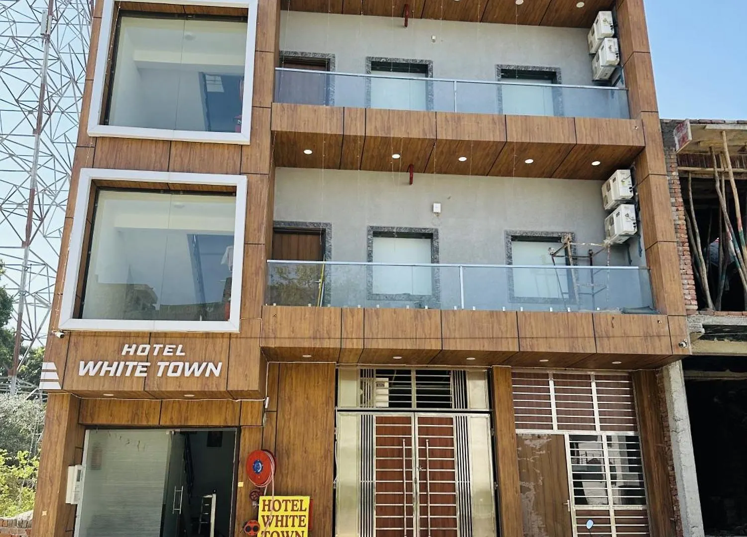 ****  Hotel Agra White Town India