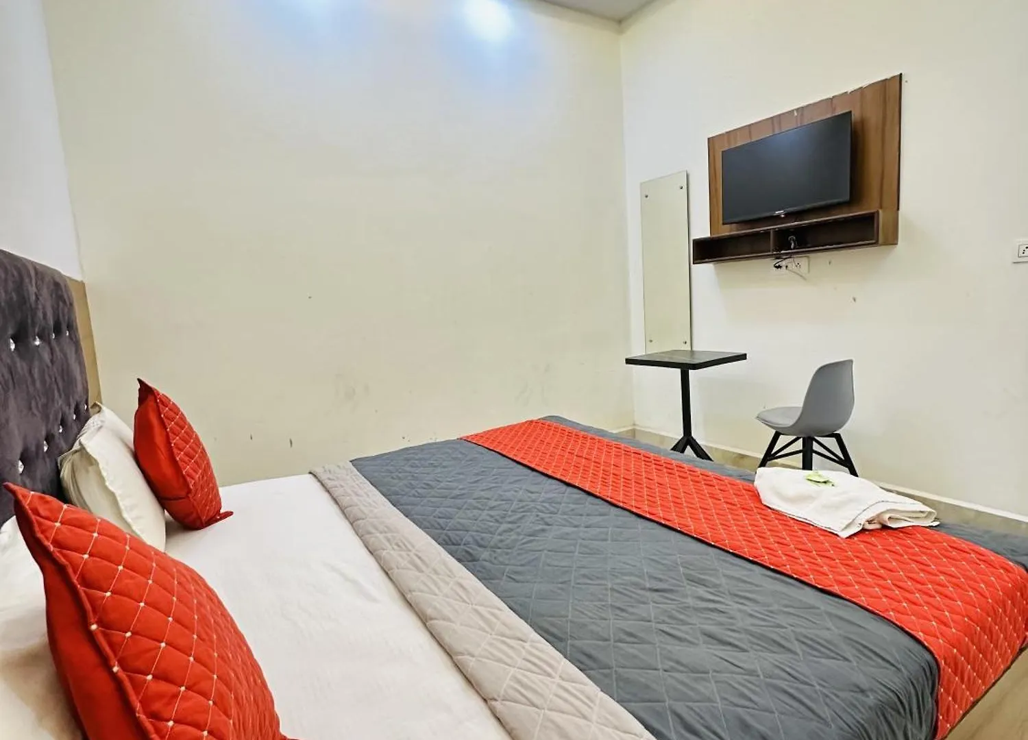 Hotel White Town - Agra Agra
