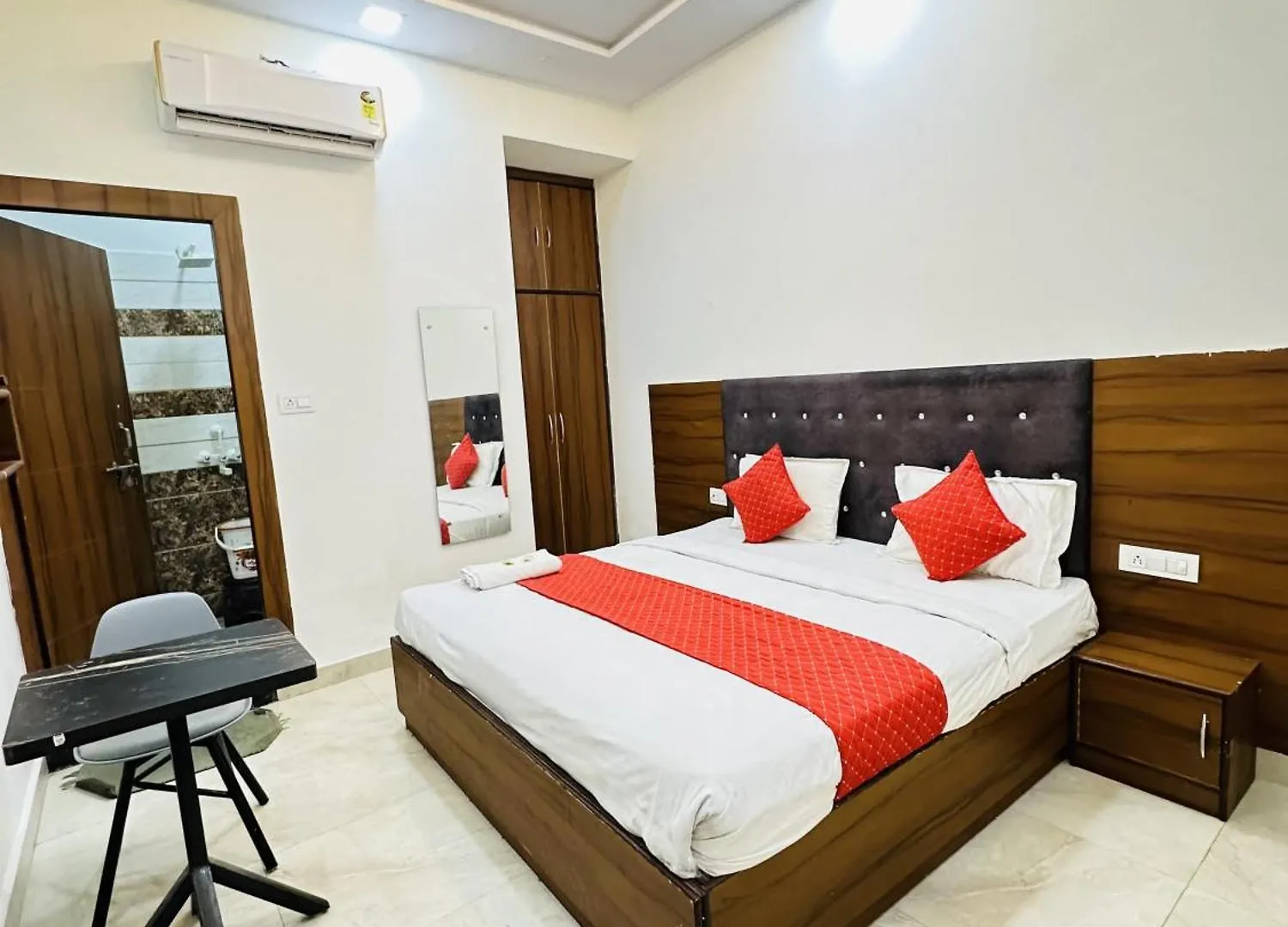 Hotel White Town - Agra Agra